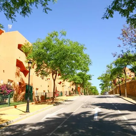 Lovely 2 Bedroom Near Golf Lagos Elviria * Марбелья