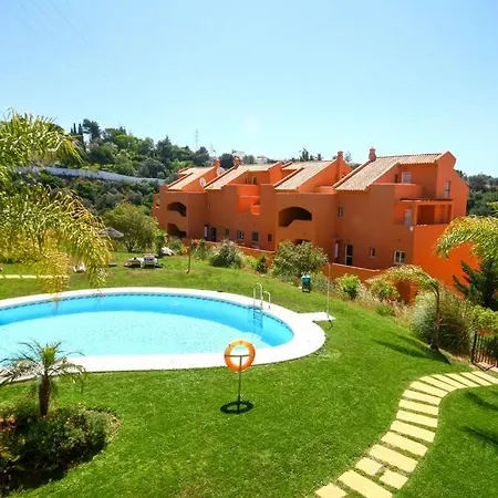 アパート Lovely 2 Bedroom Near Golf Lagos Elviria マルベーリャ