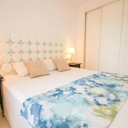 Lovely 2 Bedroom Near Golf Lagos Elviria Lägenhet