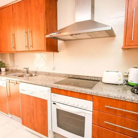 Lovely 2 Bedroom Near Golf Lagos Elviria