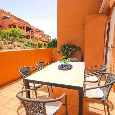 Lovely 2 Bedroom Near Golf Lagos Elviria Lägenhet