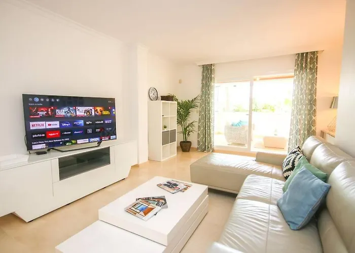 Lovely 2 Bedroom Near Golf Lagos Elviria