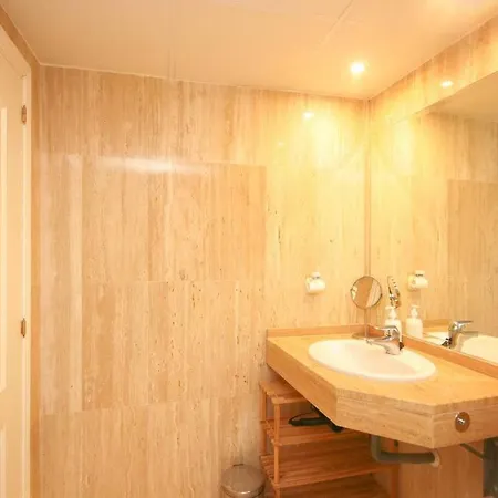 Lovely 2 Bedroom Near Golf Lagos Elviria