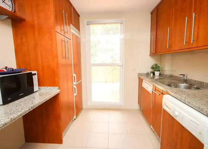 Lovely 2 Bedroom Near Golf Lagos Elviria