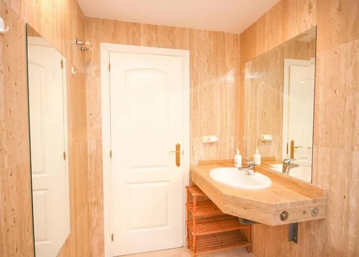 Lovely 2 Bedroom Near Golf Lagos Elviria 公寓