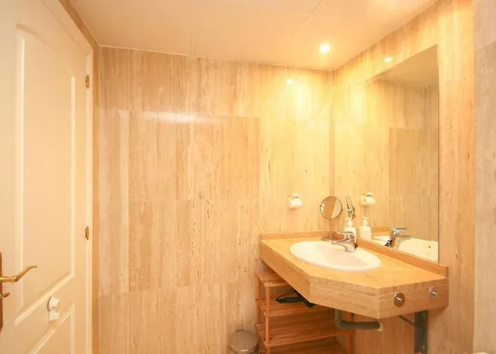 Lovely 2 Bedroom Near Golf Lagos Elviria